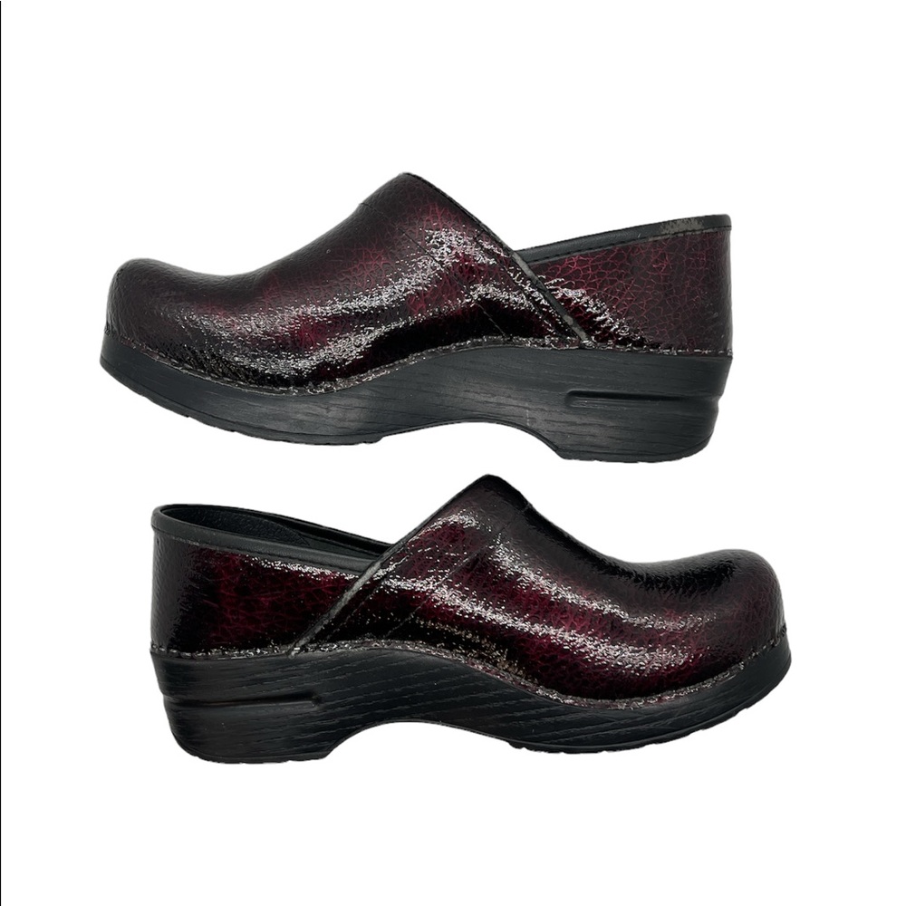 Dansko | Black Red | Clogs | Leather | Nurse's Favorite Clog | 39  (USA …